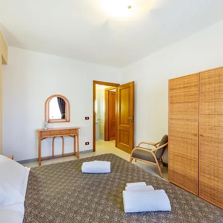 Charming Rina Sea 1 Bedroom Air-con Wifi Sleeps 4 Persons Alghero