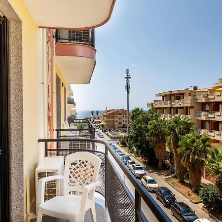 Apartament Charming Rina Sea 1 Bedroom Air-con Wifi Sleeps 4 Persons *