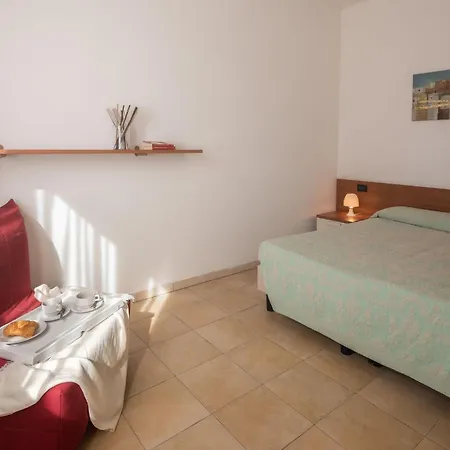 Charming Rina Sea 1 Bedroom Air-con Wifi Sleeps 4 Persons *