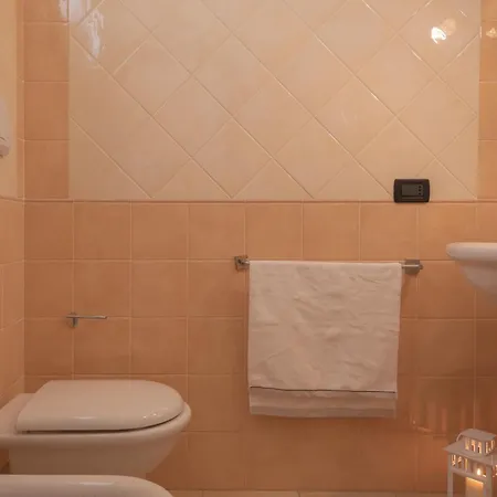 Charming Rina Sea 1 Bedroom Air-con Wifi Sleeps 4 Persons
